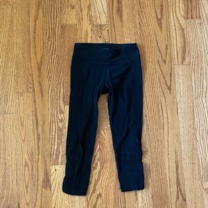 Athleta Girl Stash Your Treasures Cinch Capri Leggings Size XS -6